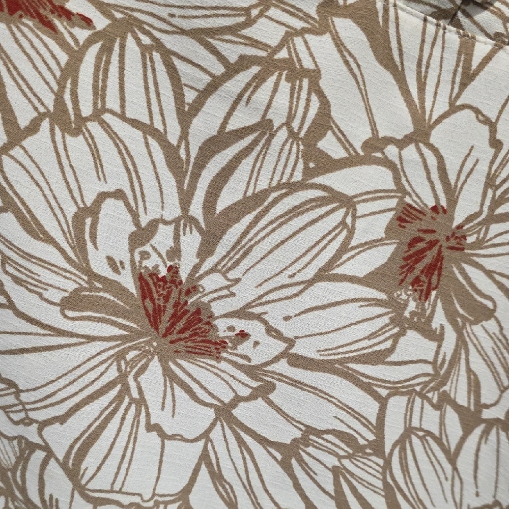 Como Black, Floral Flutter Sleeve Top - Picture 12 of 15